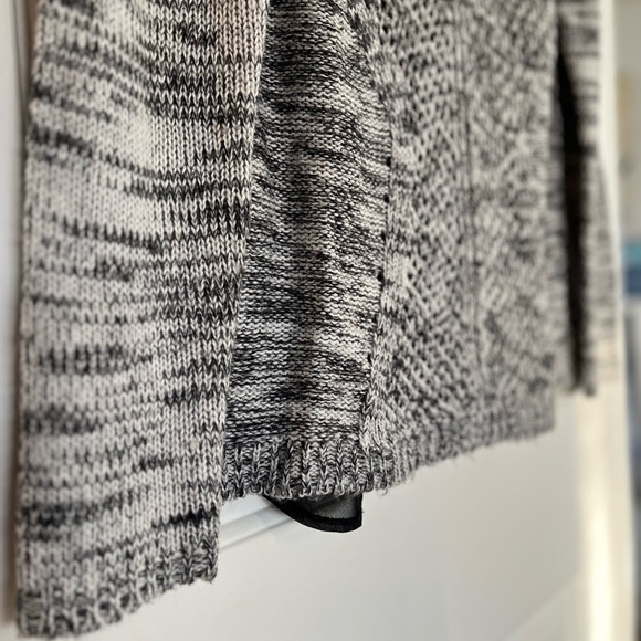 DEX Scoop Neck Open Knit Contrast Chiffon Back Sweater Large Gray / Black - Picture 4 of 16